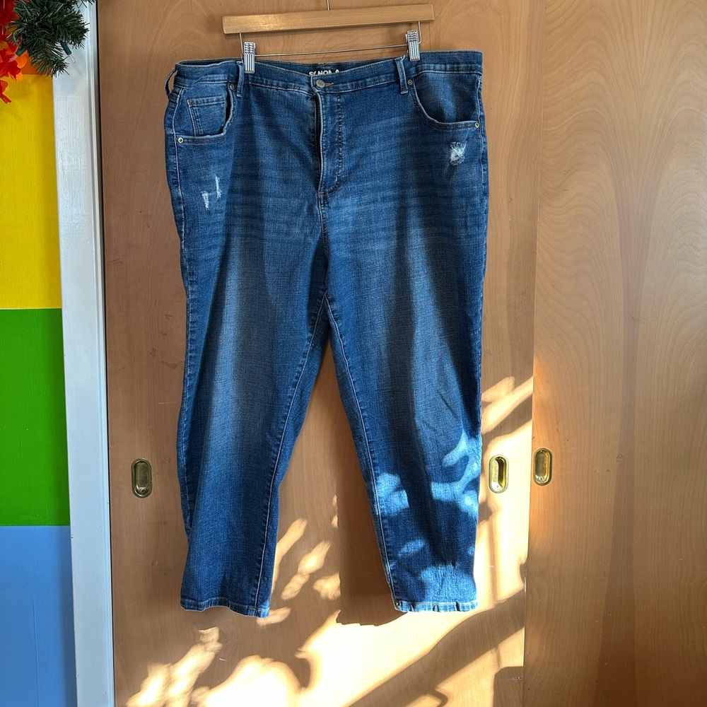 Size 22 Sanoma cropped jeans.